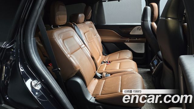 Lincoln Aviator 2022 — photo 17