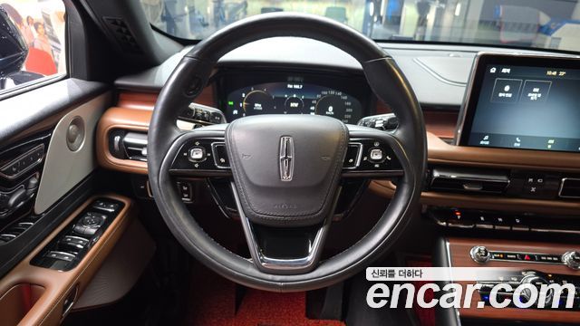 Lincoln Aviator 2022 — photo 19
