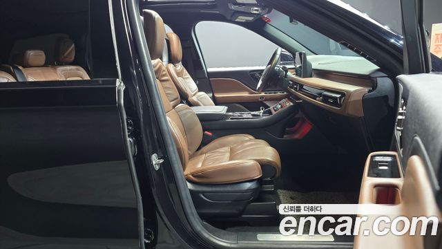 Lincoln Aviator 2022 — photo 16