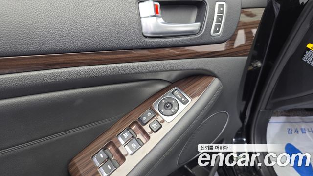 Kia K7 2016 — photo 13