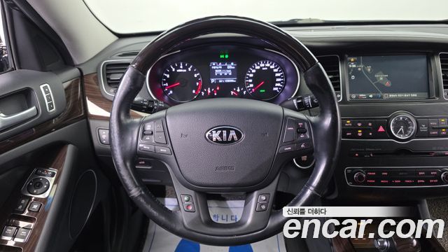 Kia K7 2016 — photo 15