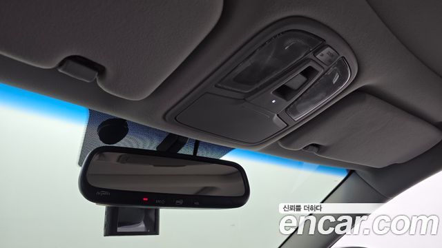 Kia K7 2016 — photo 18
