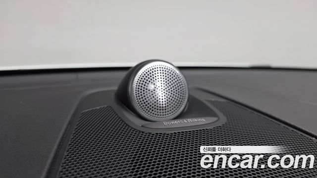 Volvo XC60 2018 — photo 22