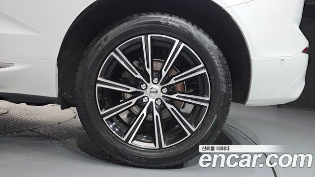 Volvo XC60 2018 — photo 7