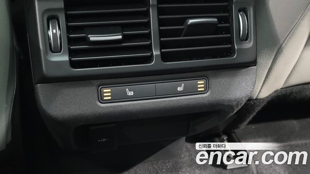 Land Rover Range Rover Evoque 2021 — photo 32