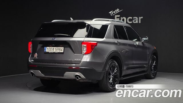 Ford Explorer 2021 — photo 2