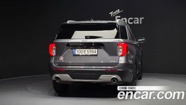 Ford Explorer 2021 — photo 4