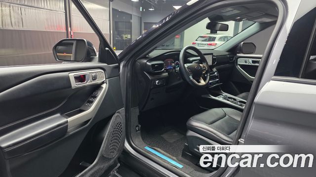 Ford Explorer 2021 — photo 13