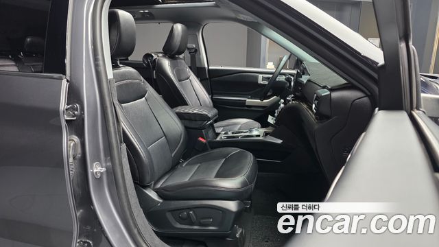 Ford Explorer 2021 — photo 17