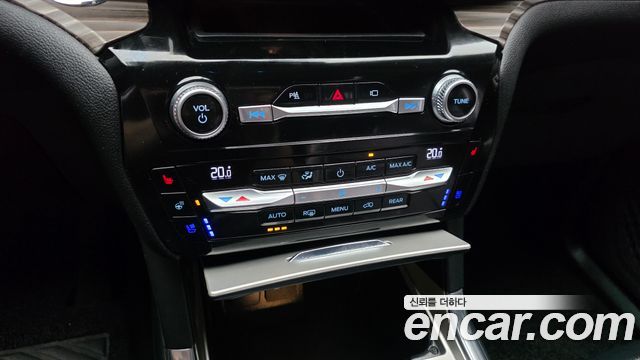 Ford Explorer 2021 — photo 23