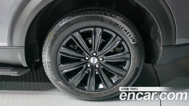 Ford Explorer 2021 — photo 7