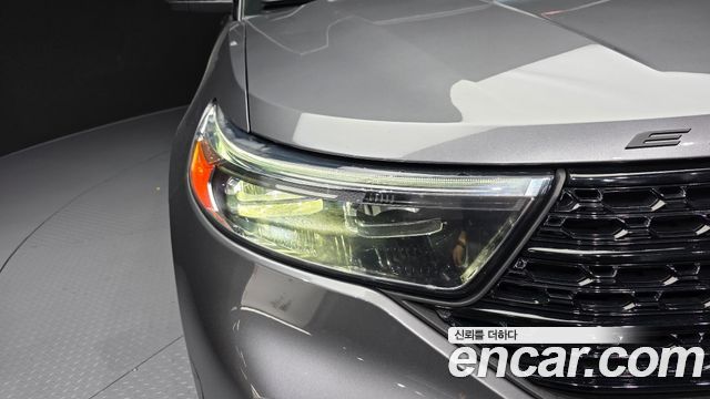 Ford Explorer 2021 — photo 8