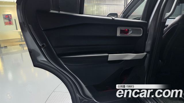 Ford Explorer 2021 — photo 14