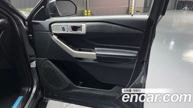 Ford Explorer 2021 — photo 15