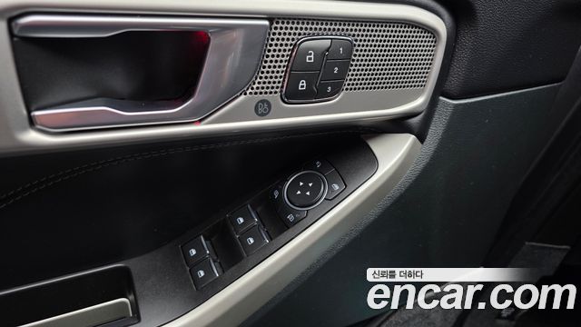 Ford Explorer 2021 — photo 30