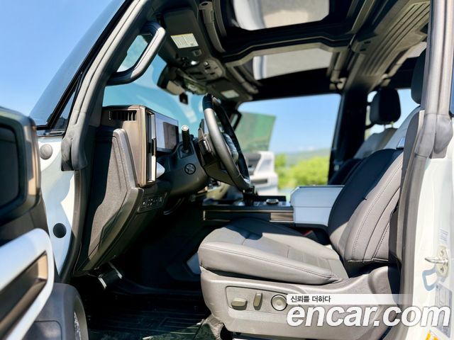 GMC Hummer EV 2024 — photo 11