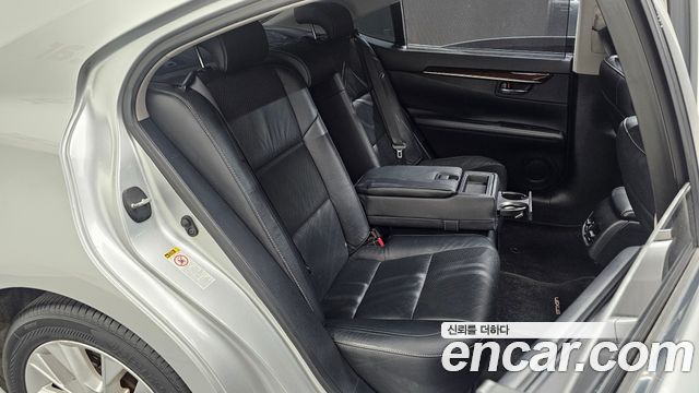 Lexus ES 2013 — photo 11
