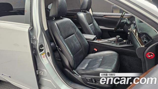 Lexus ES 2013 — photo 12