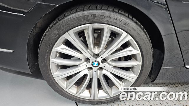 BMW 7-Series 2017 — photo 5