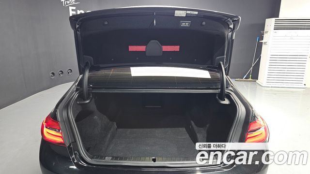 BMW 7-Series 2017 — photo 20