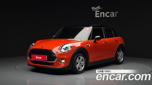 Mini Cooper 2019 — photo 1