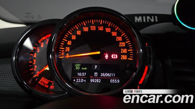 Mini Cooper 2019 — photo 11