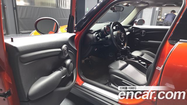 Mini Cooper 2019 — photo 13
