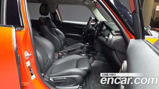 Mini Cooper 2019 — photo 17