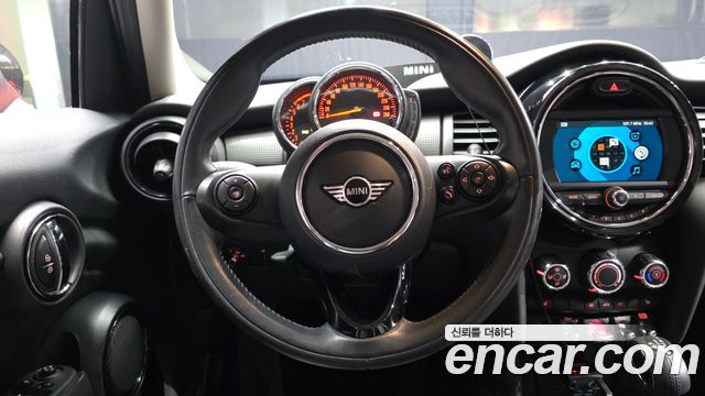 Mini Cooper 2019 — photo 19