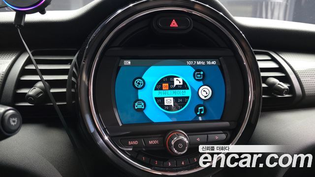 Mini Cooper 2019 — photo 20