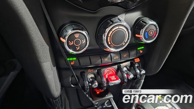 Mini Cooper 2019 — photo 23