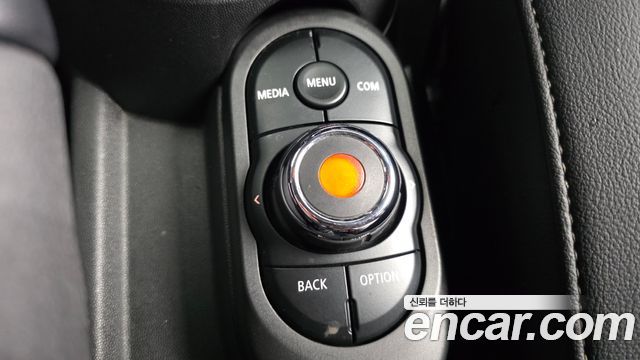 Mini Cooper 2019 — photo 25