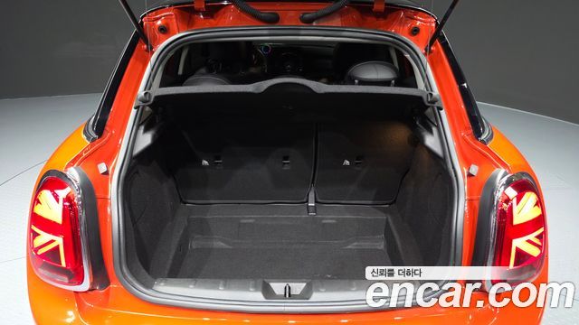 Mini Cooper 2019 — photo 26