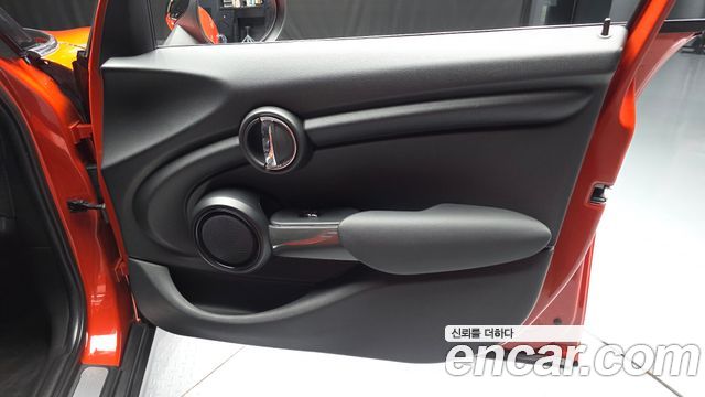 Mini Cooper 2019 — photo 14