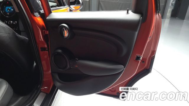Mini Cooper 2019 — photo 15