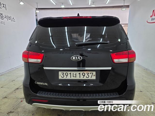 Kia Canival 2018 — photo 4