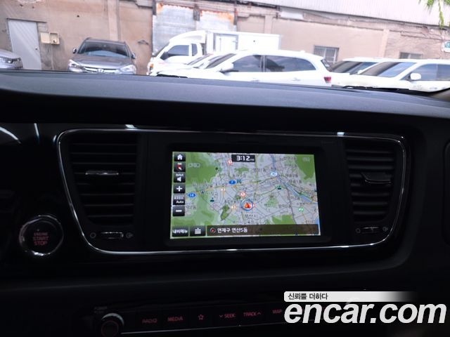 Kia Canival 2018 — photo 11