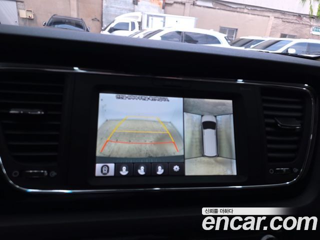 Kia Canival 2018 — photo 12