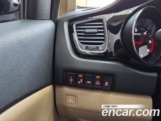 Kia Canival 2018 — photo 13