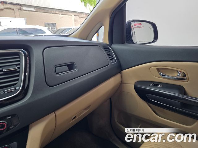 Kia Canival 2018 — photo 14