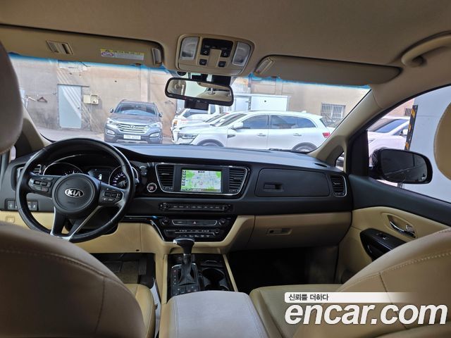 Kia Canival 2018 — photo 18