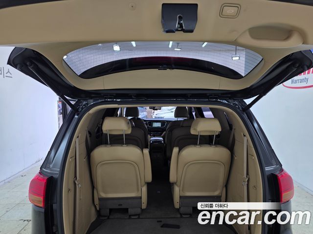 Kia Canival 2018 — photo 19