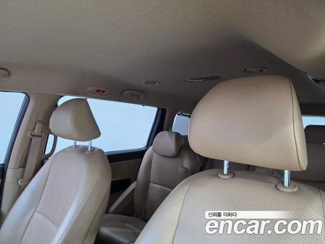 Kia Canival 2018 — photo 20