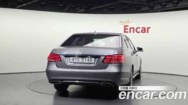 Mercedes-Benz E-Class 2015 — photo 4