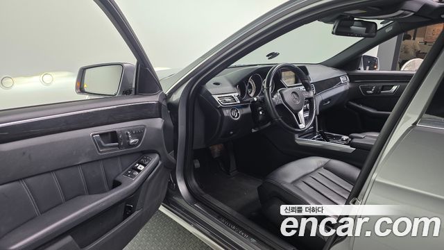 Mercedes-Benz E-Class 2015 — photo 10