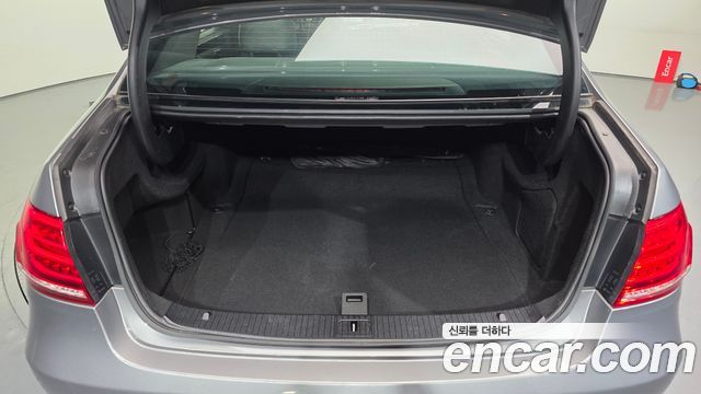 Mercedes-Benz E-Class 2015 — photo 20