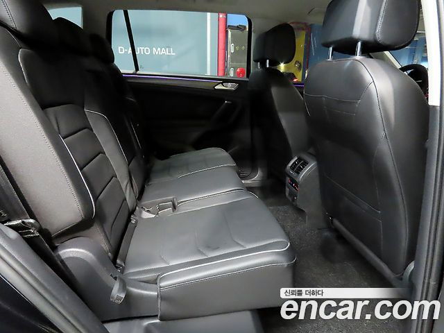 Volkswagen Tiguan 2022 — photo 9
