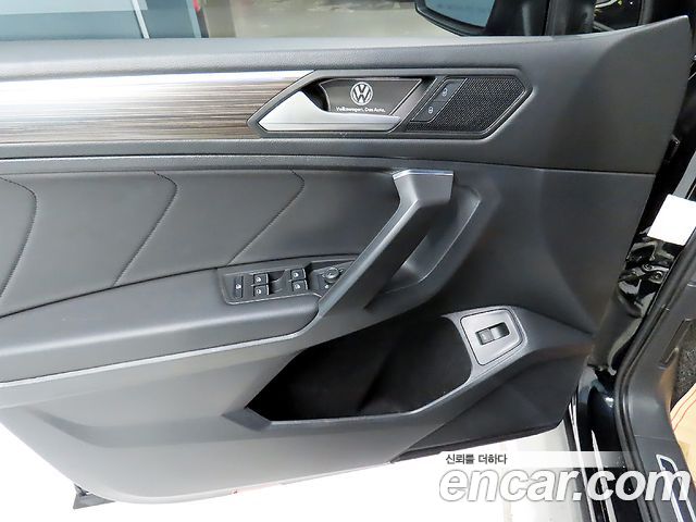 Volkswagen Tiguan 2022 — photo 14