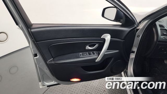 Renault Korea SM5  2017 — photo 14