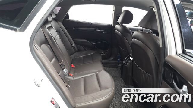 Kia K7 2018 — photo 11
